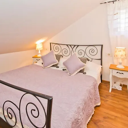 Villa Kate -with Private Pool And Bbq *