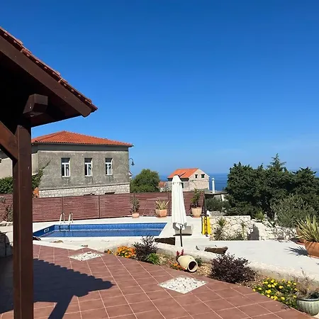 Kate -with Private Pool And Bbq Villa