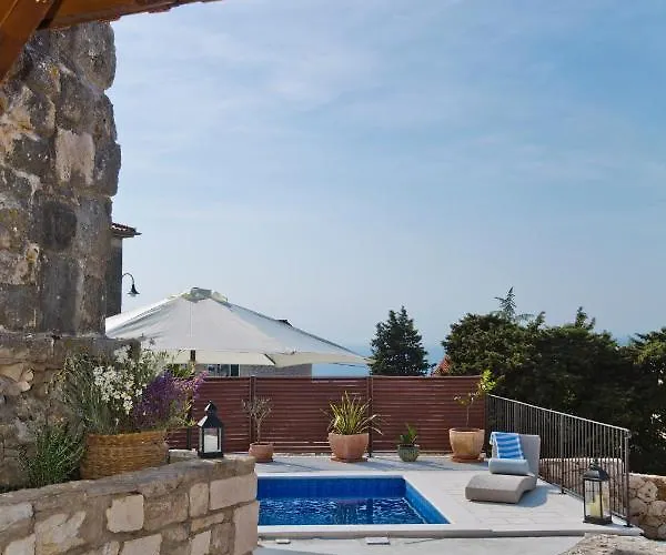 Kate -with Private Pool And Bbq