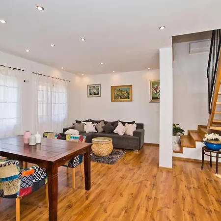 Villa Kate -with Private Pool And Bbq